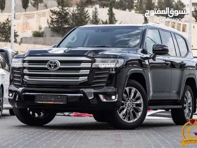 Toyota Land Cruiser Gx-r 2022 السيارة بحالة ممتازة جدا و قطعت مسافة 49,000 كيلو متر فقط