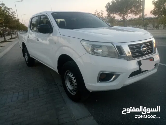 للبيع نيسان نيفارا قير او تومتك للتواصل