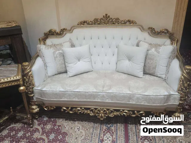 كنب استعمال بسيط جدا جديد بحاله الوكاله