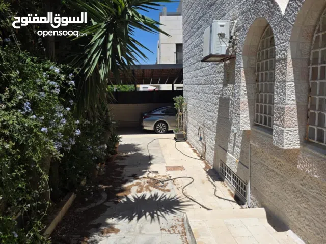 فيلا في أرقى واجمل مناطق عبدون اعلان رقم (V224)