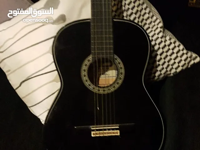 جيتارات متنوعة انواع و اشكال مختلفة Guitar