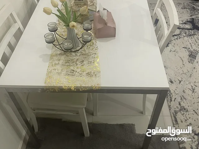 White Dining table 100Aed