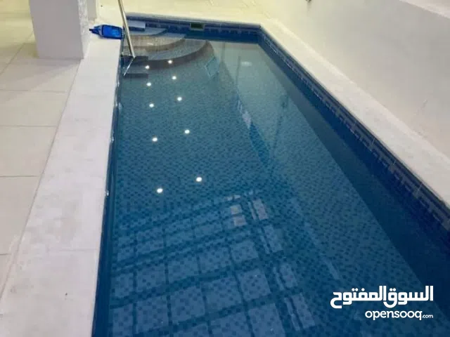 مسابح . برك سباحة