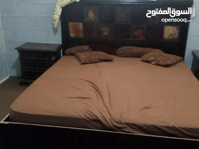 غرفة نوم مستعمله