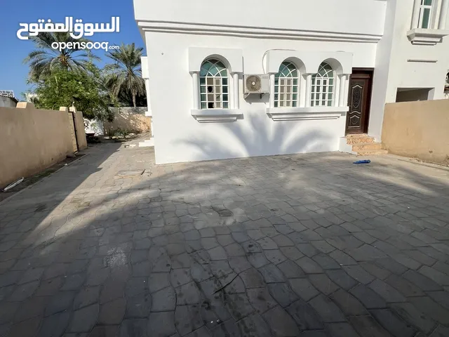 215 m2 4 Bedrooms Villa for Rent in Muscat Al-Hail