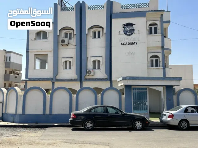 فيلا للإيجار في حي دمشق مساحة الأرض 1000 متر مربع