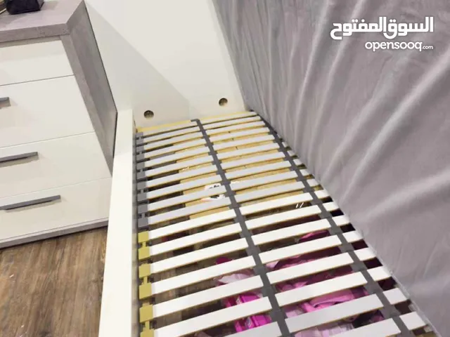 سرير اطفال وكنبه ايكيا