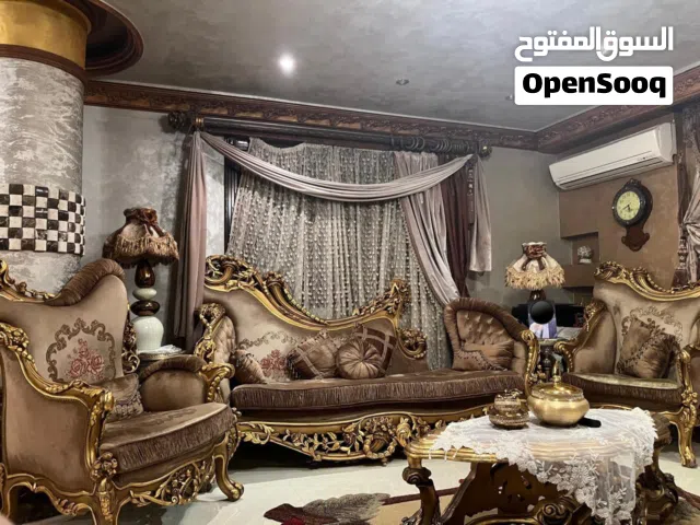 صالون كلاسيك فخم للبيع
