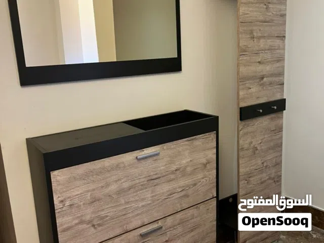 2 في 1 مدخل منزل ودولاب أحذية بحالة ممتازة