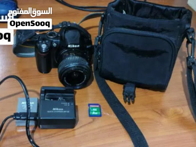 كاميرا Nikon D3000 للبيع بحالة ممتازة شغالة 100% بدون أي مشاكل