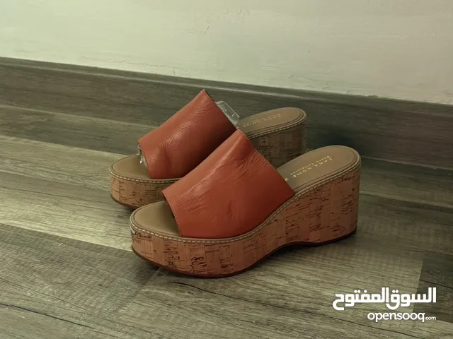 للبيع كعب جديد for sale a new heels