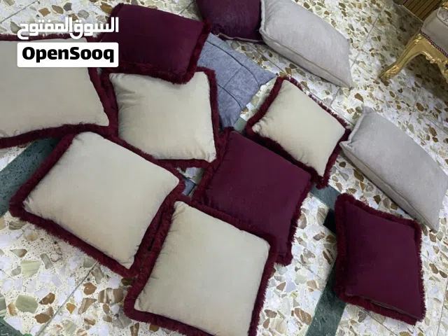 كوشات مع بطانيات مابيهن اي ضرر