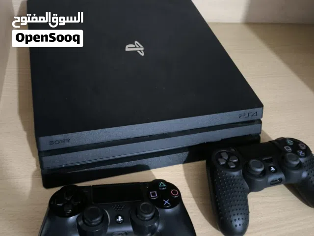بلاستيشن 4 برو بحالة ممتازة شبه جديد ولا خدش