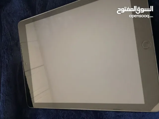 Apple iPad 6 32 GB in Al Ain