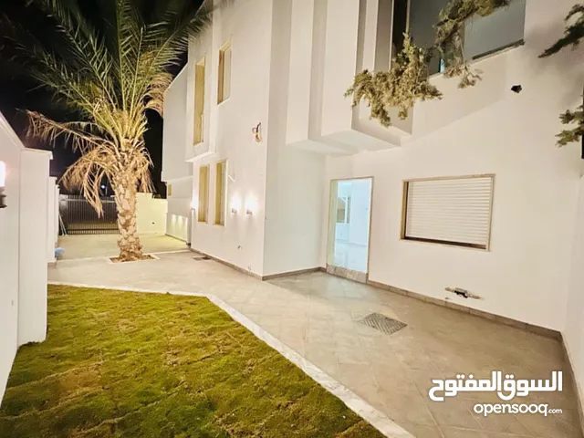 350m2 3 Bedrooms Villa for Sale in Tripoli Al-Serraj