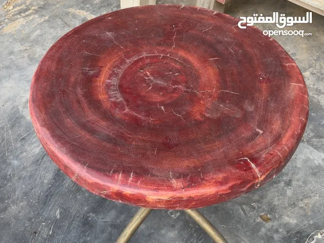 طاولة دائرية جميلة من خشب الشريش