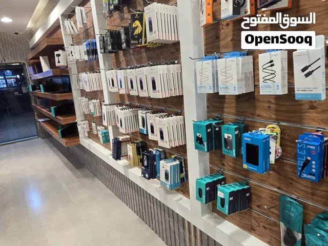 محل للإخلاء على واجهة الشارع