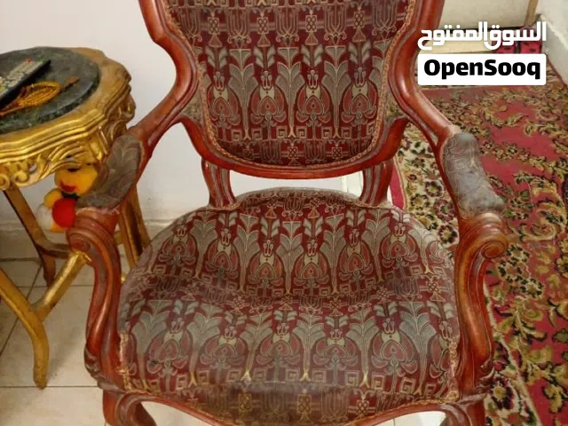 طقم صالون فيليب عمولة دمياطى قديم . يحتاج الى تنجيد فقط . و يمكن تركيب قماش اوبيسون عليه و يبقى تحفه