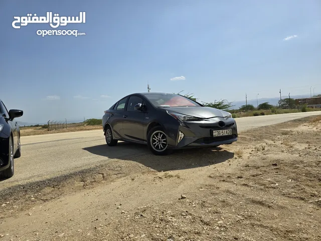 toyota prius 2017