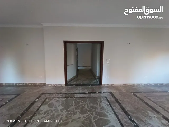 شقه للايجار فى التجمع الخامس فى جاردينيا هايتس 3 خطوات لمحور محمد نجيب 3غرف منهم ماستر و 3 حمام