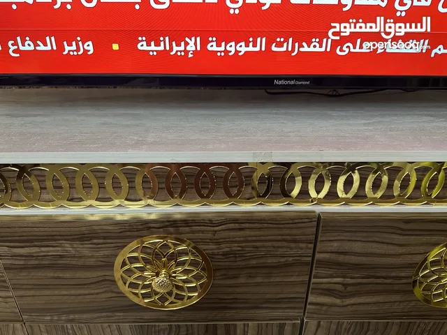 طاولة تلفزيون للبيع