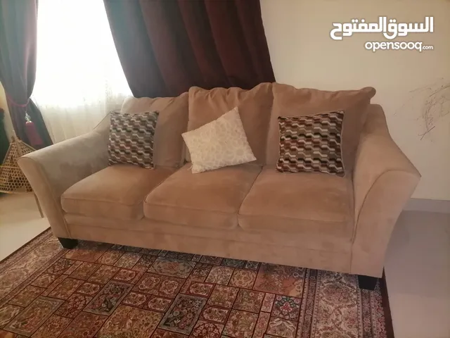 كنب مستعمل استعمال نظيف جدا للغرفه