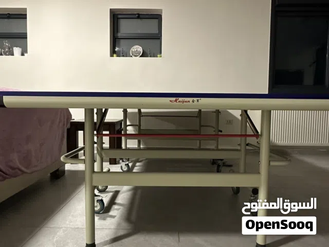 طاولة تنس شبه جديده
