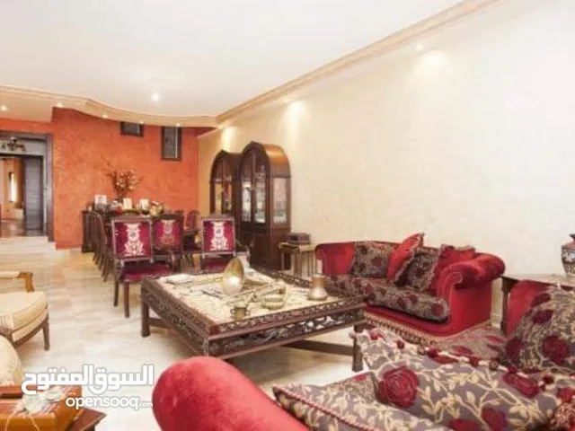 690m2 5 Bedrooms Villa for Sale in Amman Al Kursi