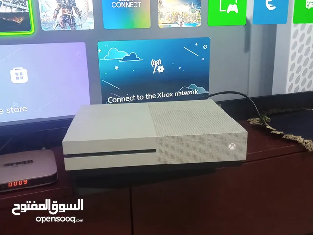 اكس بوكس ون اس  عليه العاب حلوه معوش اشي لحاله