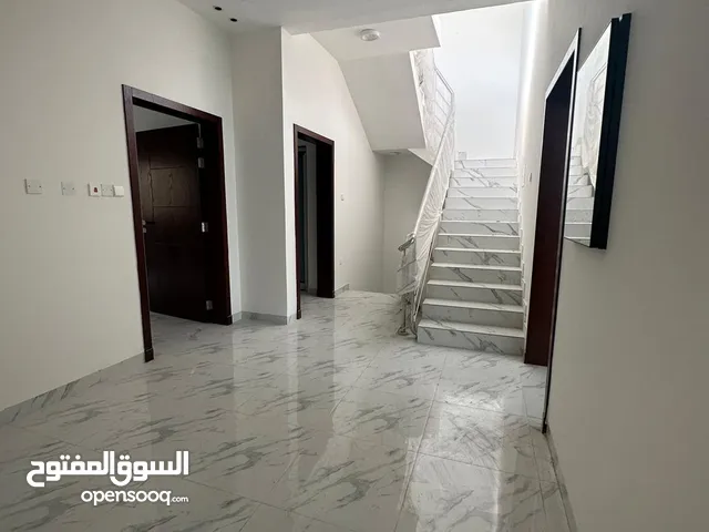 320m2 4 Bedrooms Villa for Sale in Northern Governorate Hamala