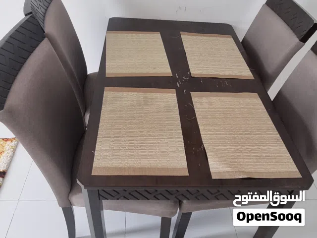 Dining table with 4 chair useful for dining