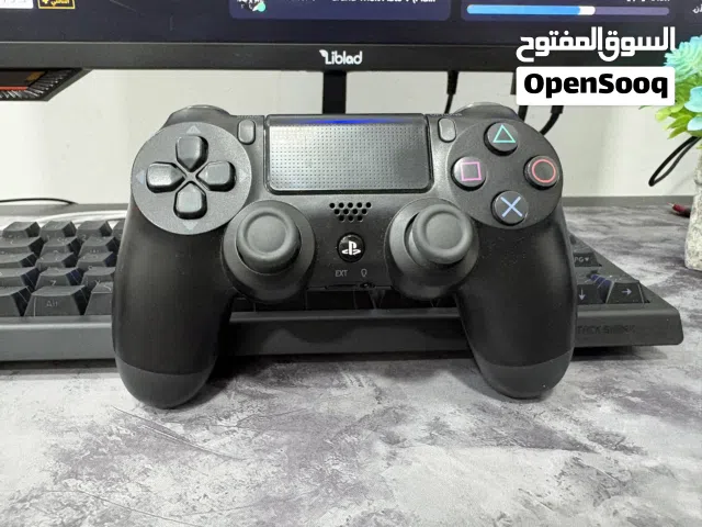 يدتين للفور وحده تقليد والثانيه اصليه