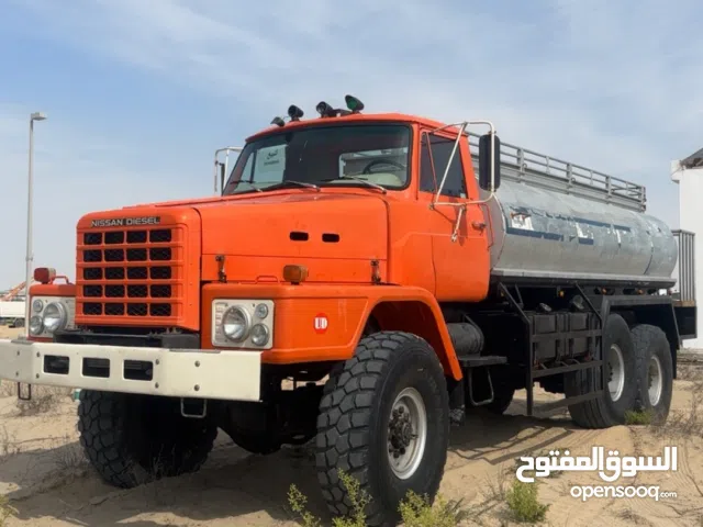 نيسان سكس باي سكس 8 سلندر سوبر موديل 1993