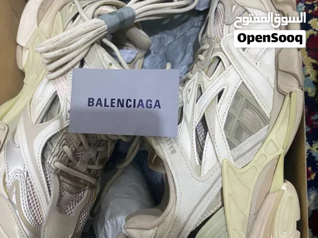 حذاء ماركه مستعمل مره وحده