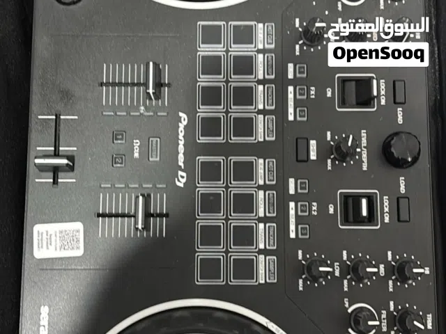 Pioneer rev 1 dj controller