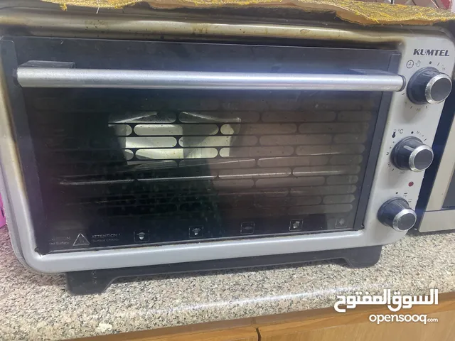 فرن كهرباء في حاله ممتازه مع صواني للفرن