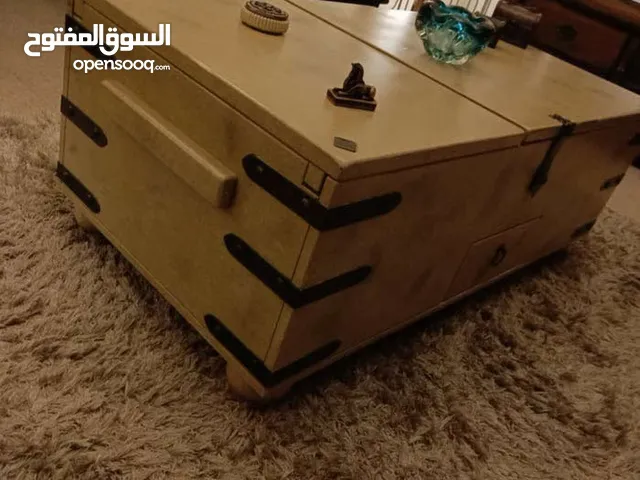 طاولة وسط و ملحقين