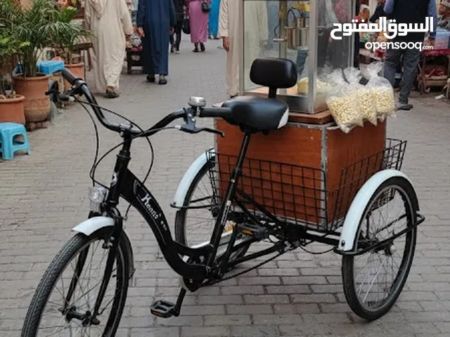 دراجات تلاثية العجلات     تتميز الدراجة العادية  بـ  7 فيتاس  العجلة 24 بوصة  جانطا المنيوم  بنو