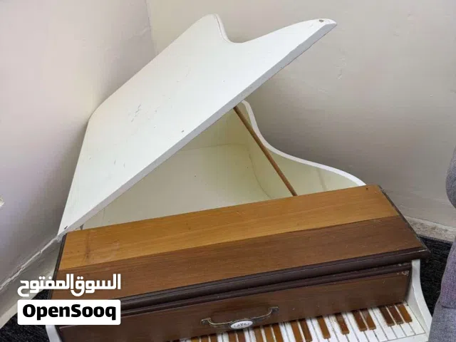 اثاث ميز وبنكة