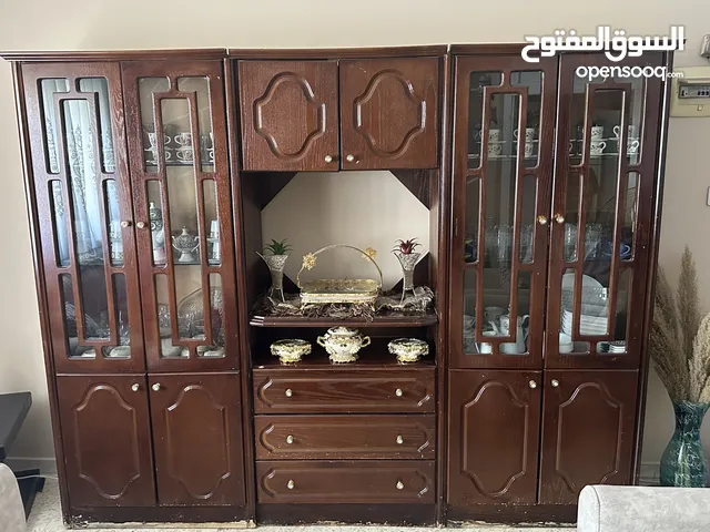 بوفيه بحالة جيده للبيع