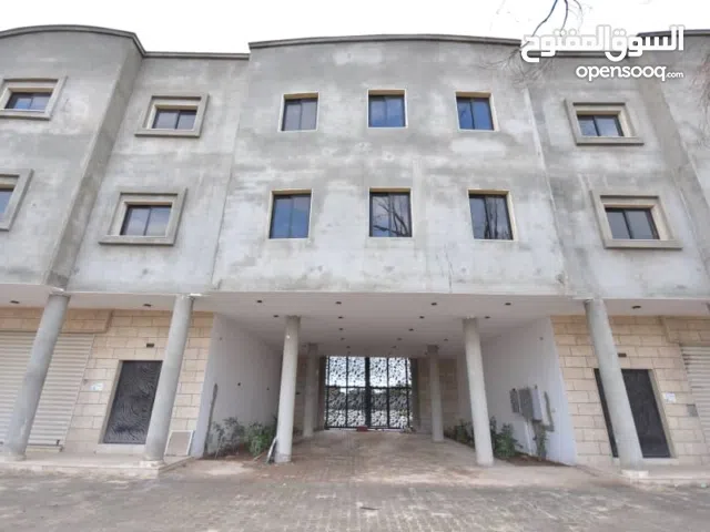 مبنى في شارع الشجر للإيجار  إداري خدمي فالطابق الأول والثاني علوي