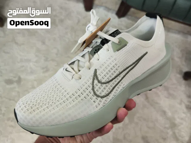 حذاء نايكي أوروبي أصلي جديد 42 NIKE INTERACT RUN
