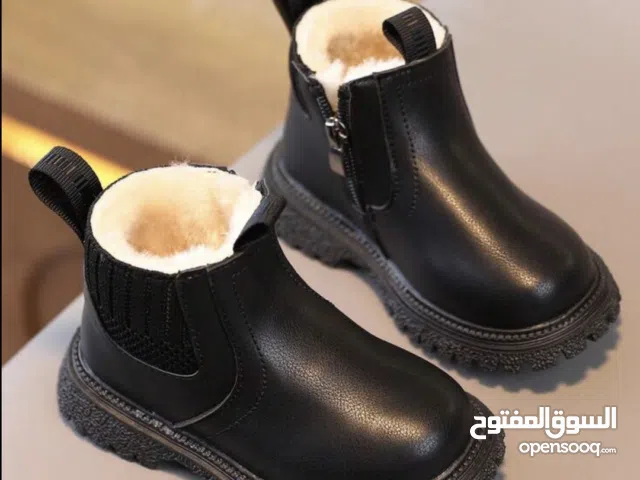 بوت أطفال بناتي شتوي – جديد غير مُستعمل – مقاس مناسب لعمر 3 سنوات - المقاس بالرقم [ 26 ]