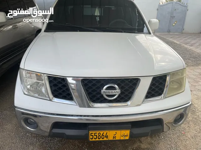 Nissan Navara SE in Al Dhahirah