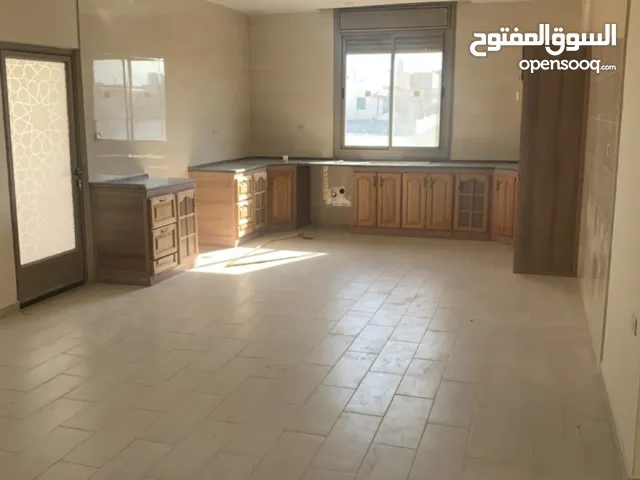 مطبخ 4/3.5 المنيوم ابواب خشب ورخام للبيع