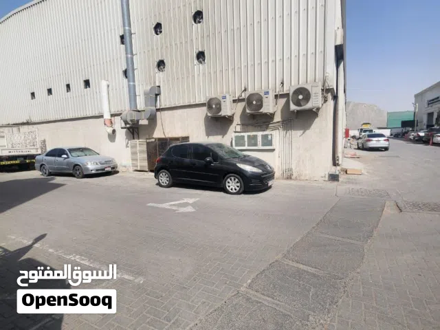 لشركات الكاترينج  مستودع مرخّص للبيع المستعجل For catering companies  licensed warehouse for urgent