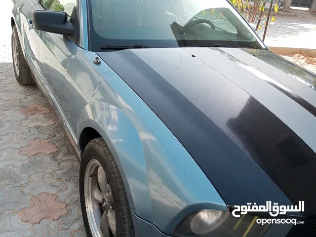 Ford Mustang V6 in Tripoli