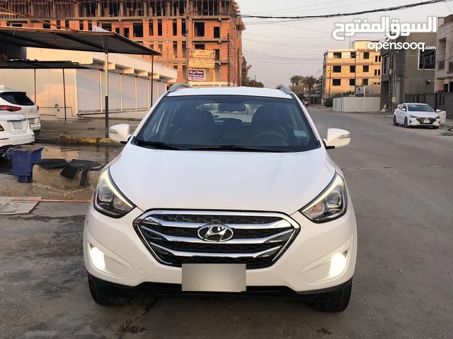 هونداي توسان خليجي ماشيه 70 الف كفاله عدا بارد باب الخلفي وره السكن اصبعين السعر 17,100$