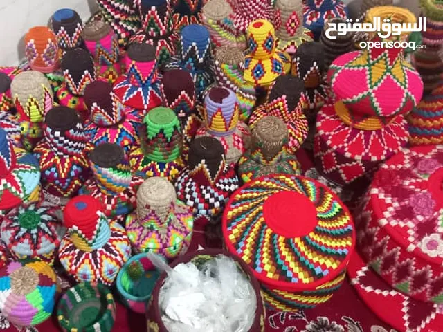 مرحبا، يتم تصنيع الحرف اليدوية باستخدام خيوط الصوف ويتم تصنيع أي طلب.