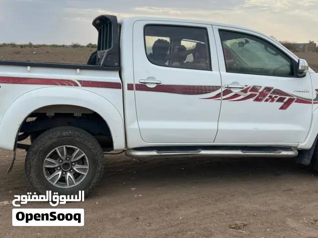 2013 Toyota Hilux GLX